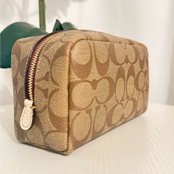 Coach X Peanuts Boxy Cosmetic Case in Signature Canvas With Varsity Patches - Picture 4 of 5